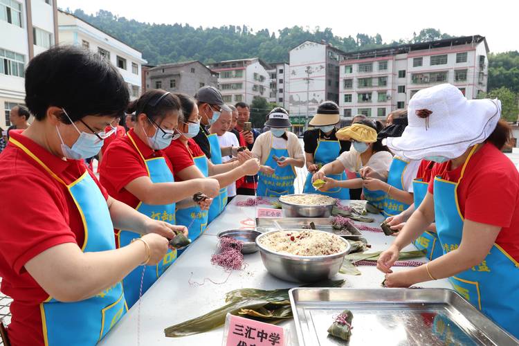 2025年天天开彩免费大全和谁把屈原包粽子里了与谁把屈原包粽子里了呢
